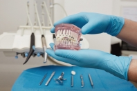 Wskazówki higieniczne dla osób z aparatami ortodontycznymi